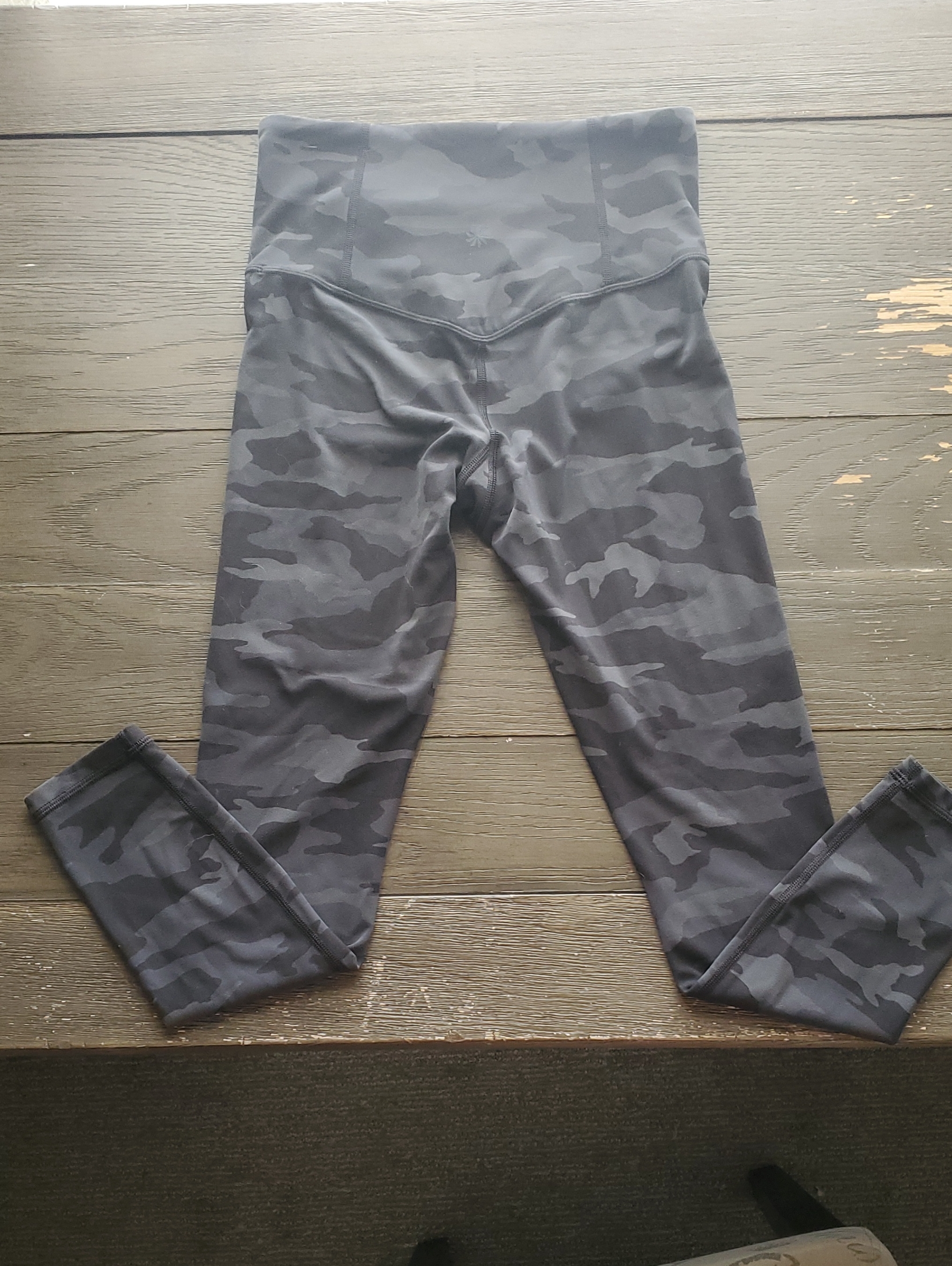 Athleta Elation Camo 7/8 Tight High-Waist Leggings